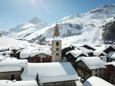 Val d'Is&egrave;re town centre
