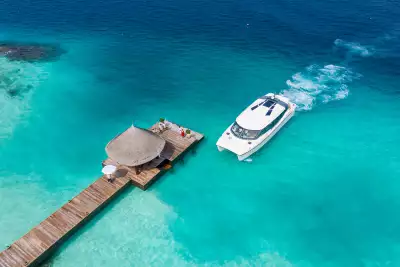 Arriving at Ozen Reserve Bolifushi