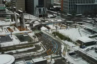 Snow-covered roads near Kanzawa station