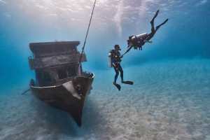 Shipwreck diving in Bermuda