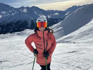 Lottie Pridham skiing