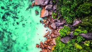 Crystal clear waters in the Seychelles Crystal clear waters in the Seychelles