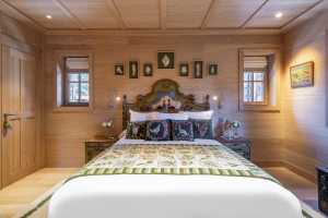 A bedroom at the chalet