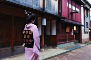 Higashi Chaya is one of three teahouse districts in Kanazawa