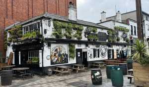 Kelly's Cellars exterior
