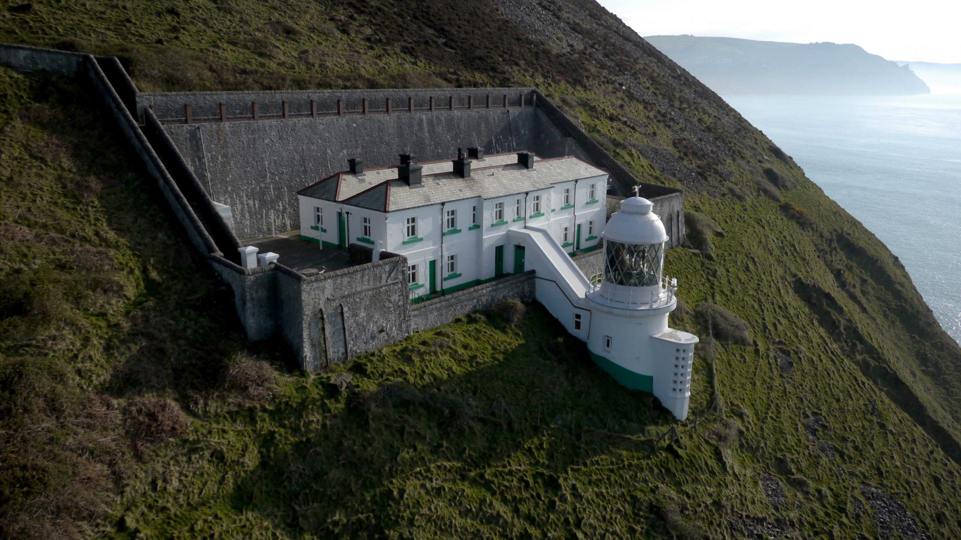 Self-catering accommodation: Lighthouse Keeper's cottage in Devon Self-catering accommodation: Lighthouse Keeper's cottage in Devon