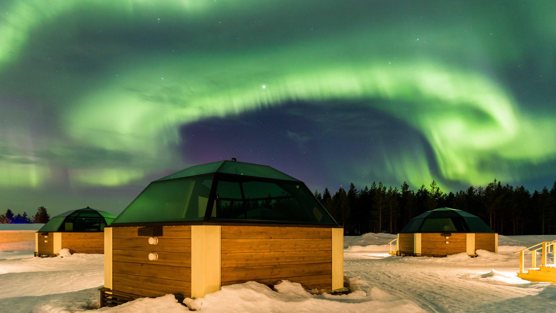Glass Igloo Northern Lights in Finnish Lapland