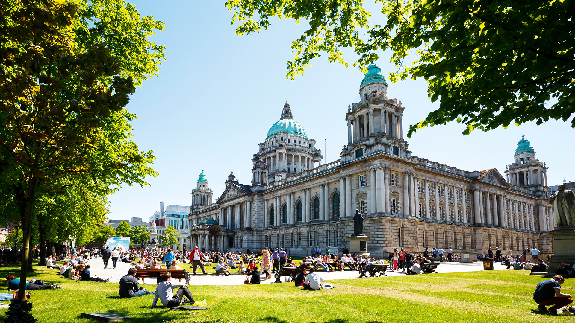 city-guide-belfast-northern-ireland-escapism