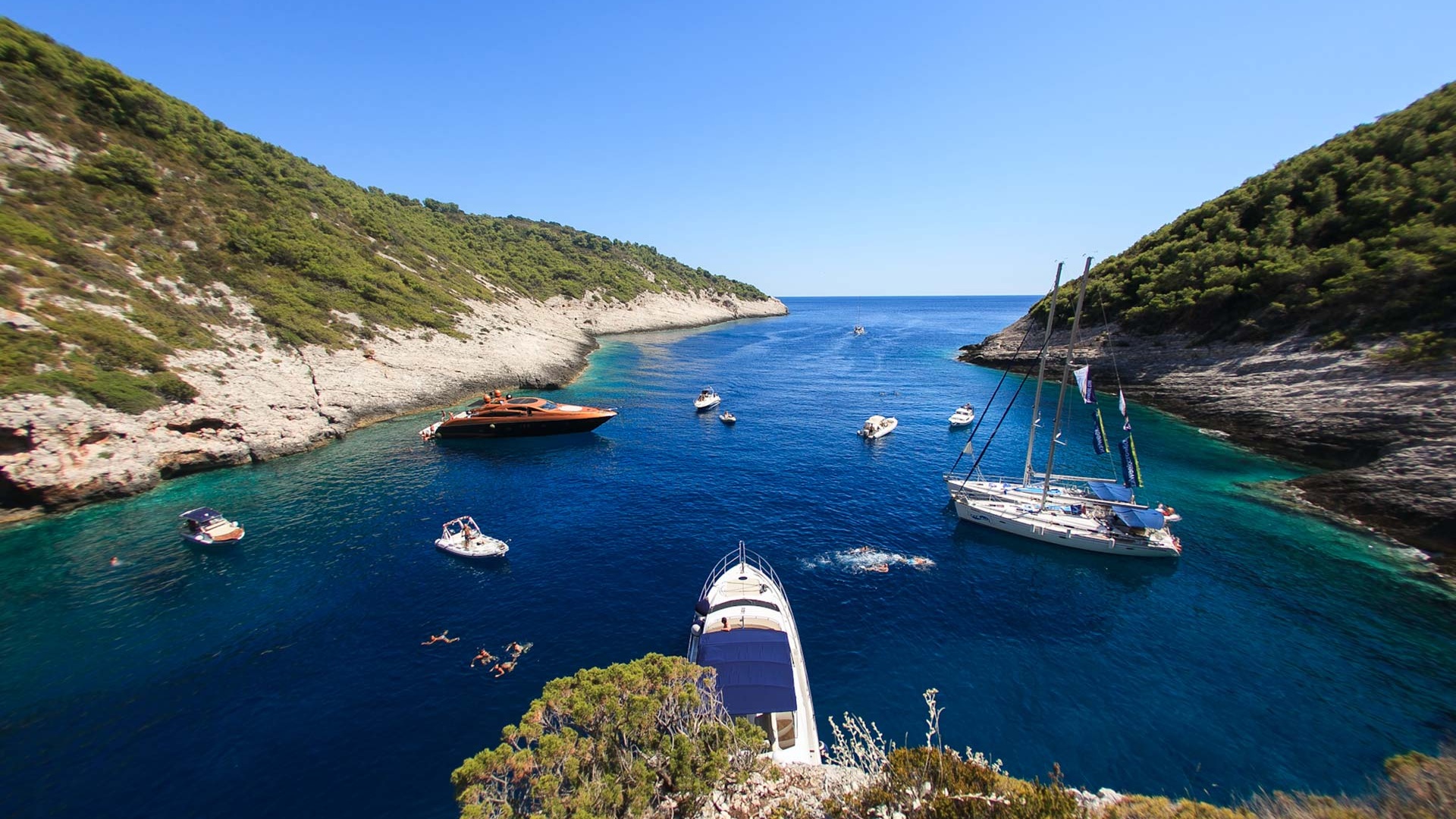 Cliff diving, Croatia Cliff diving, Croatia