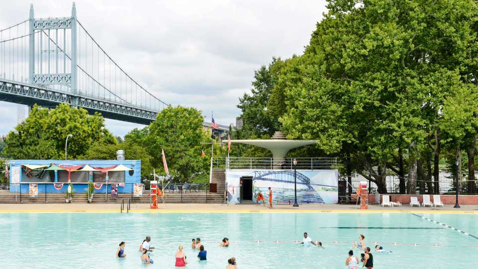 New York's Outdoor Swimming Pools 