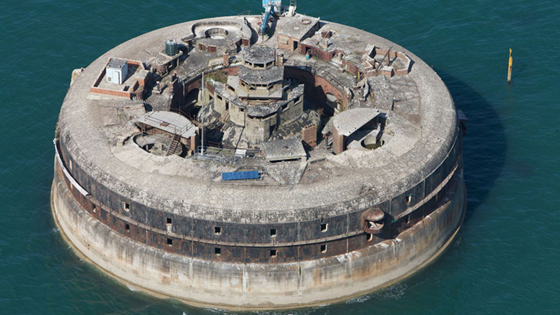 Check into: Spitbank Fort | Escapism