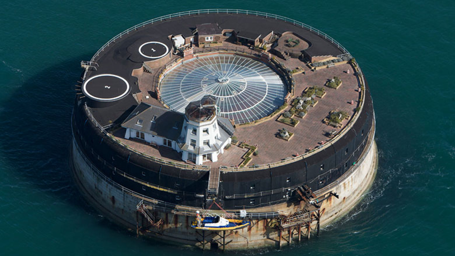 Check into: Spitbank Fort | Escapism Magazine