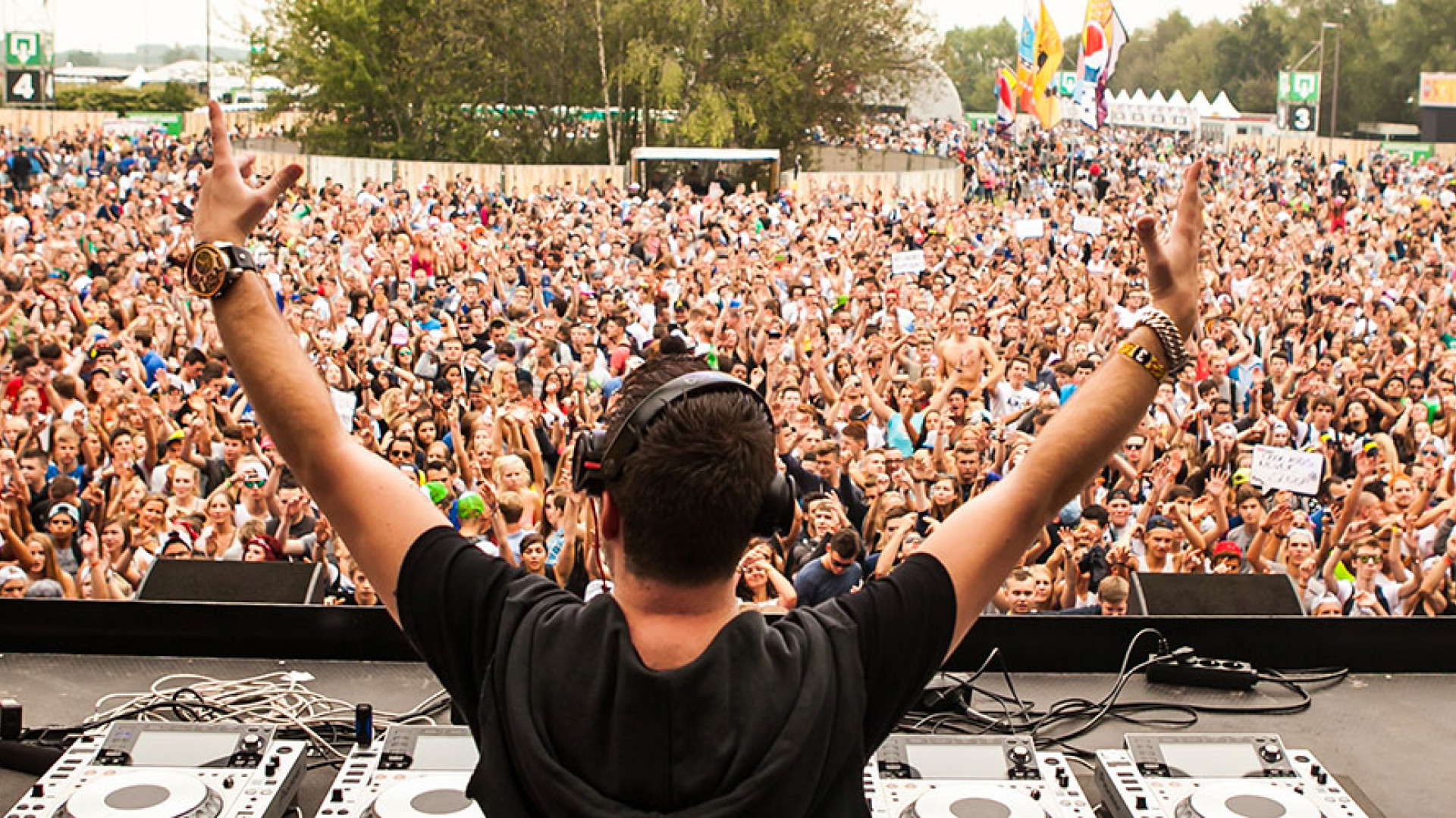 Laundry Day Festivals Escapism