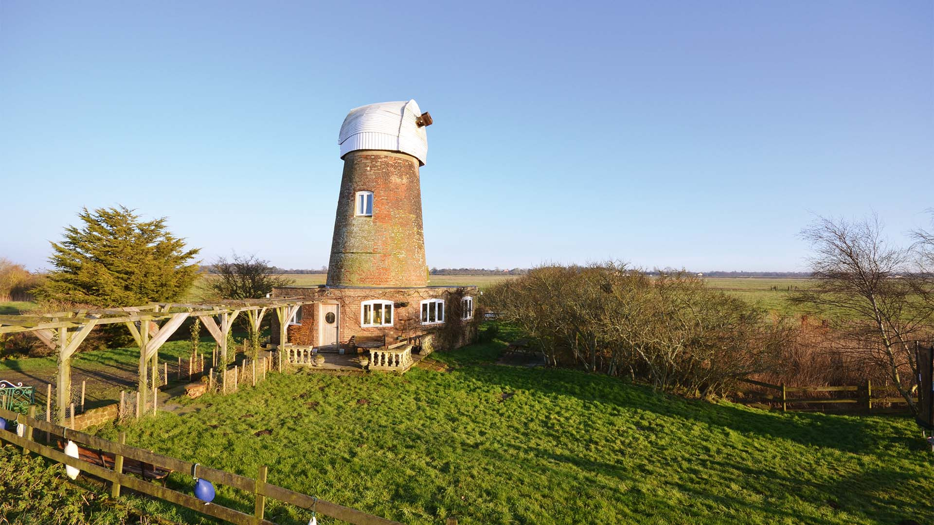 Red Mill, Haddiscoe Island, Norfolk Red Mill, Haddiscoe Island, Norfolk