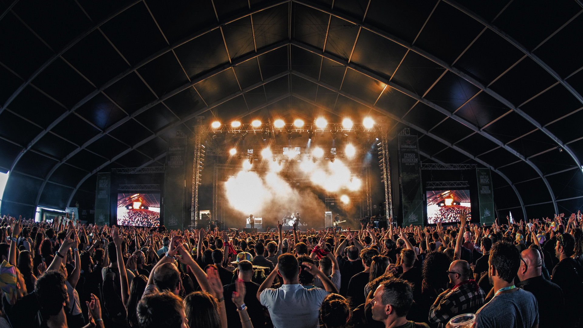 NOS Alive | Festivals | Escapism Magazine