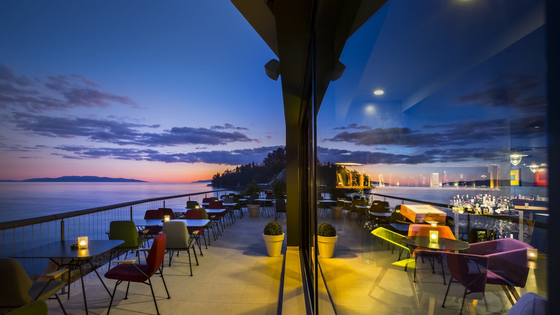 Terrace dining at Hotel Navis