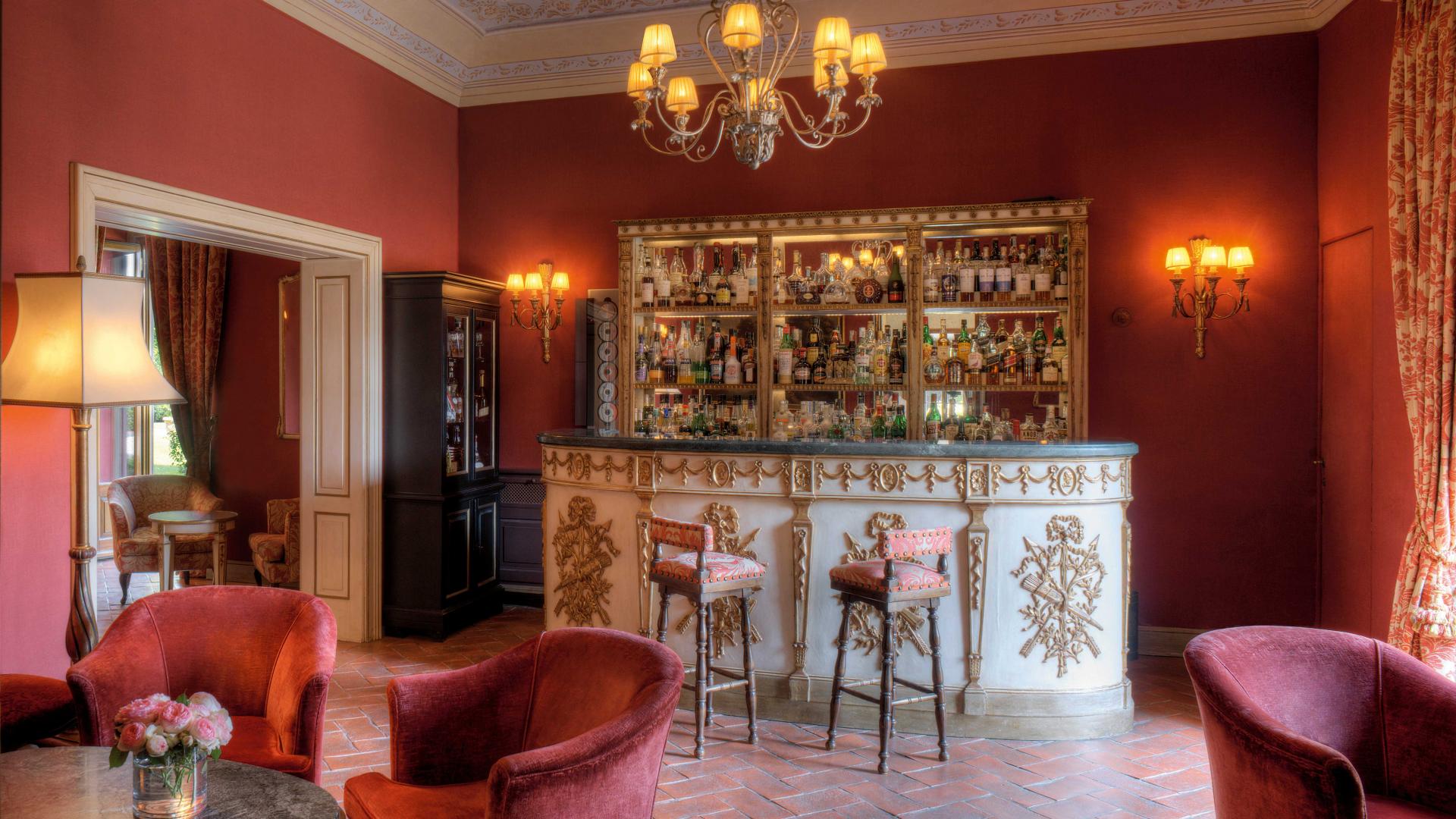 Florence travel guides: Villa La Massa bar
