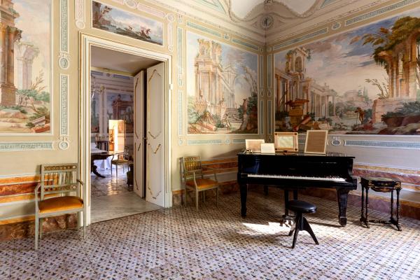Piano room, Tasca Villa