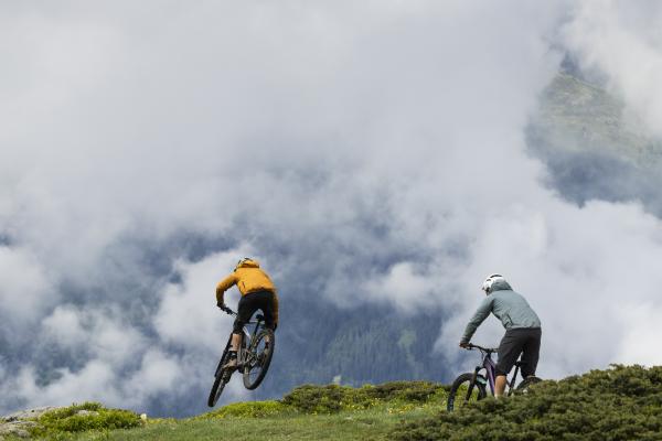 Yann Guigoz and Ludo May mountain bike downhill