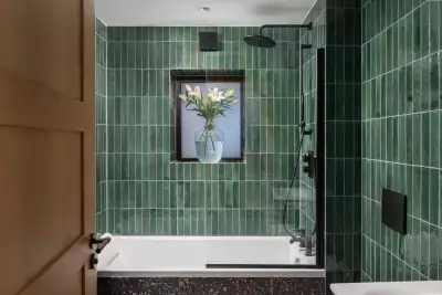Bathroom, Usonia