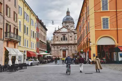 Seeing the sights in Modena, Italy