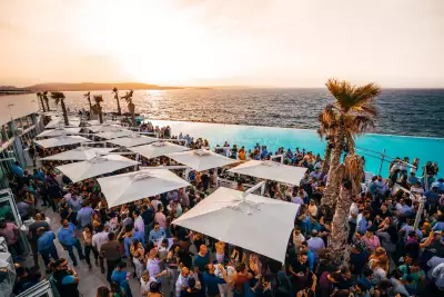 Pool party at Caf&eacute; Del Mar