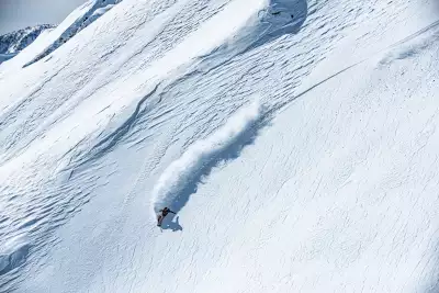 Carving up a roostertail