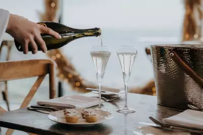 Festive bubbles at Gara Rock