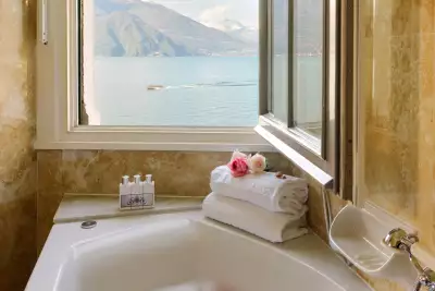 Bath at the Grand Hotel Villa Serbelloni