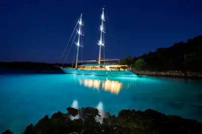 Yacht