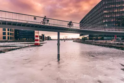 Cycling over the Kissing Bridge