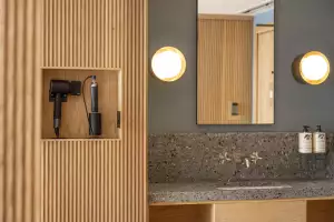 Bathroom, Mollie’s Motel