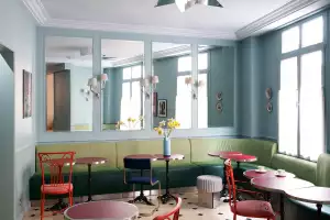 Bistro-style breakfast room, Hotel Beauregard