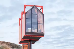 Arctic Hideaway, exterior