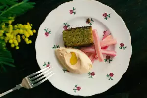 Pistachio cake and rhubarb