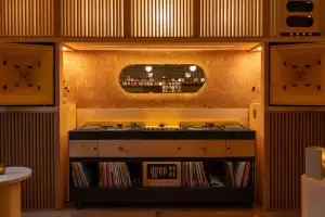 Eavesdrop audiophile bar in Greenpoint Eavesdrop audiophile bar in Greenpoint