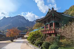 Seoraksan Shrine Seoraksan Shrine