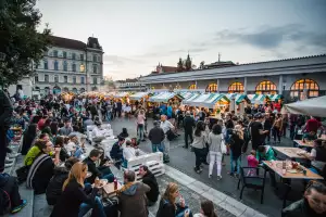 The Odprta Kuhna market in Pogacarjev square The Odprta Kuhna market in Pogacarjev square