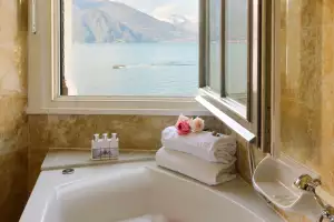 Bath at the Grand Hotel Villa Serbelloni
