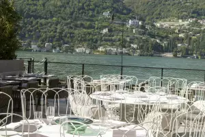 Dining at Il Sereno al Lago Dining at Il Sereno al Lago