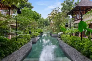 The canal-like swimming pools