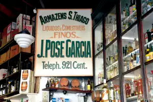 One of Rio's legacy liquor stores