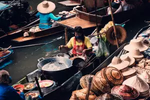 A floating market