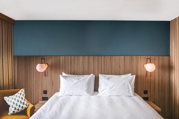 Double Room, Mollie’s Motel