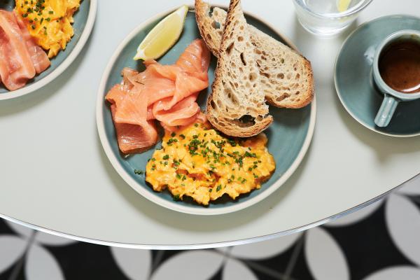Scrambled eggs, smoked salmon and sourdough