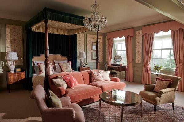The Royal Lochnagar Suite The Royal Lochnagar Suite