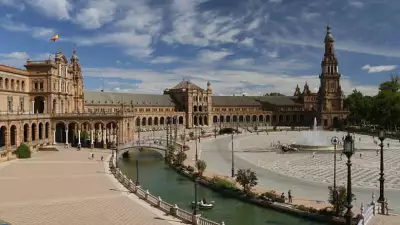 spain-square-573805_640
