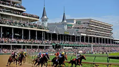 Churchill-Downs--Derby-wSpires