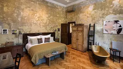 Tinei-Room-wide-by-Adam-Parker