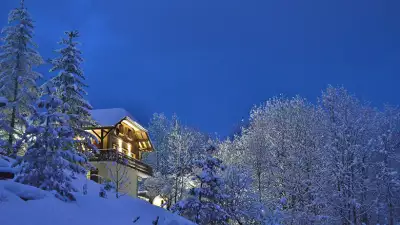 chalet_night